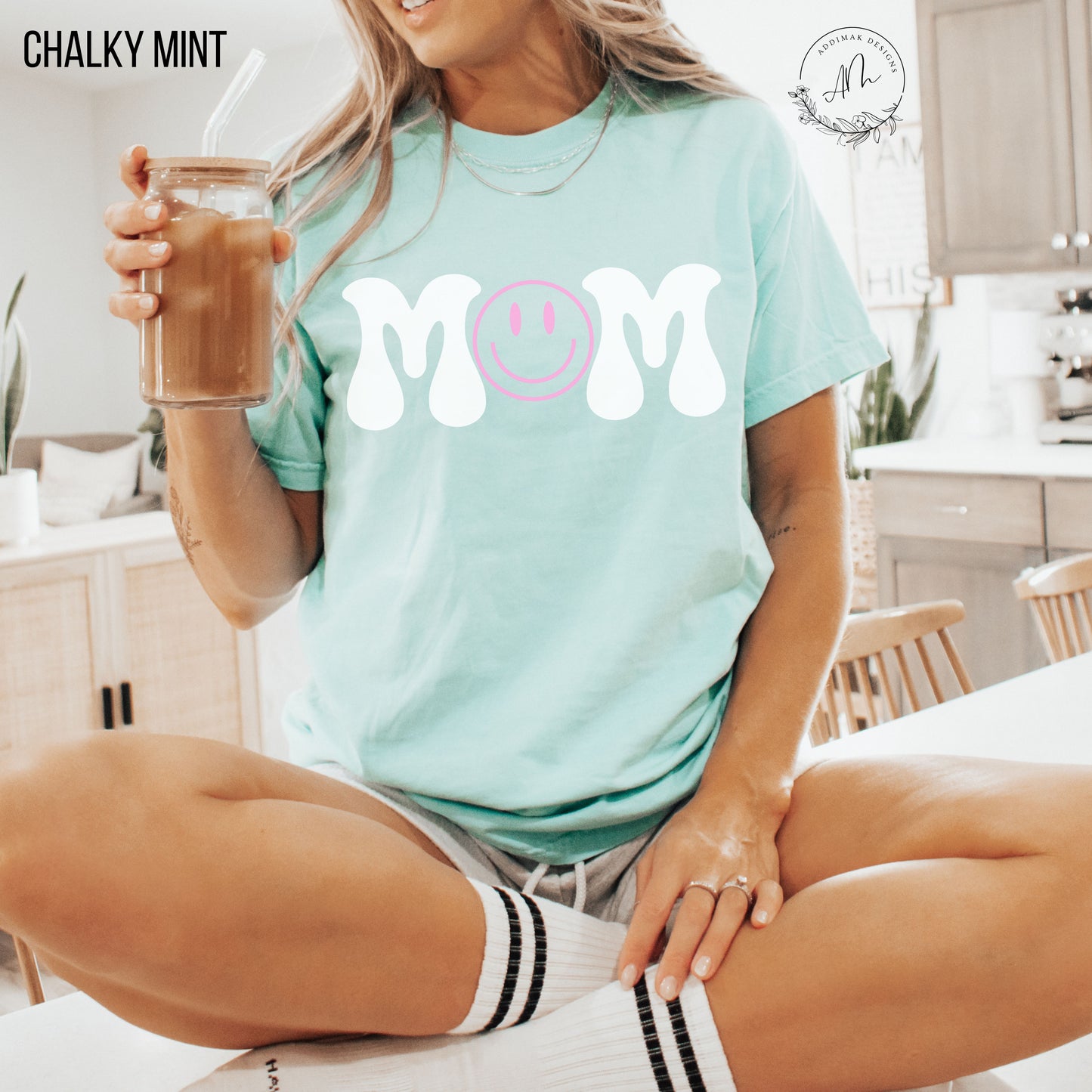 MOM Smiley -White and Pink - Tee