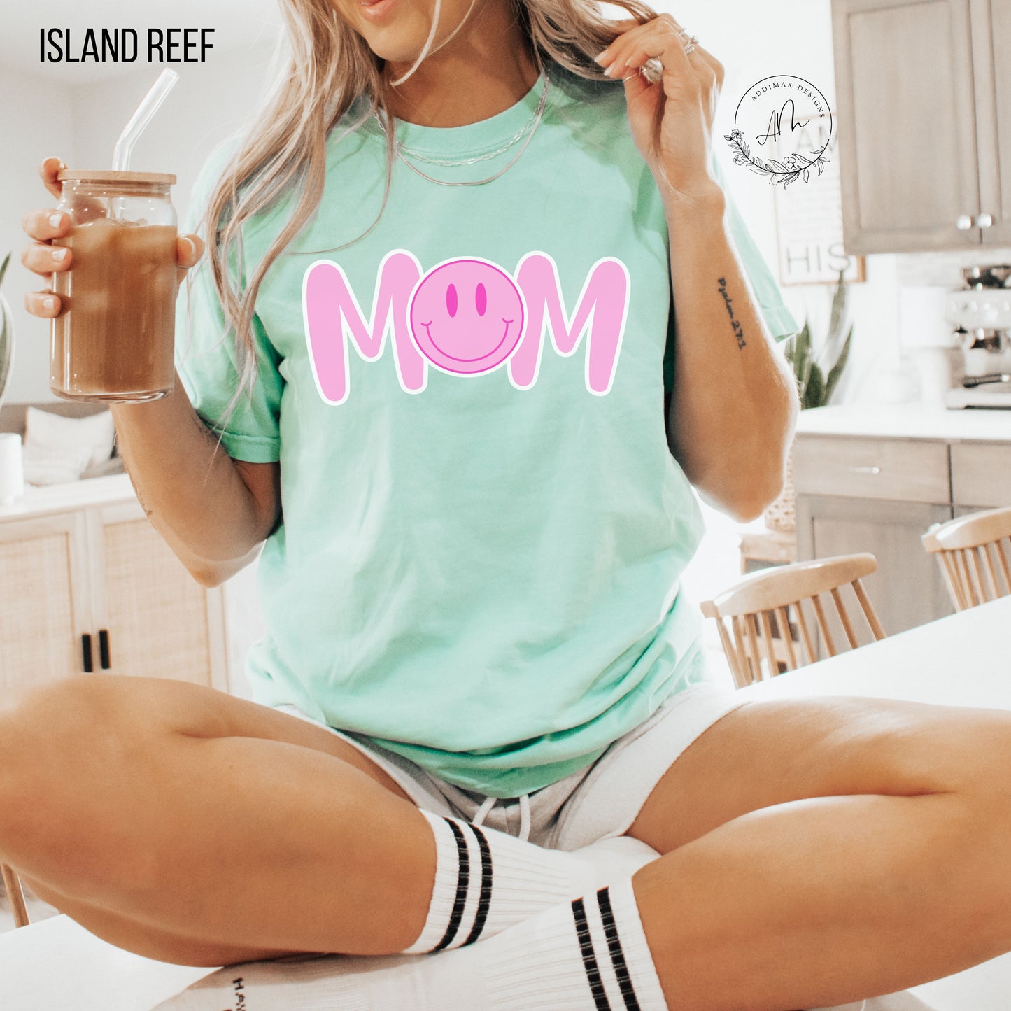 MOM Smiley Face - Pink - Tee